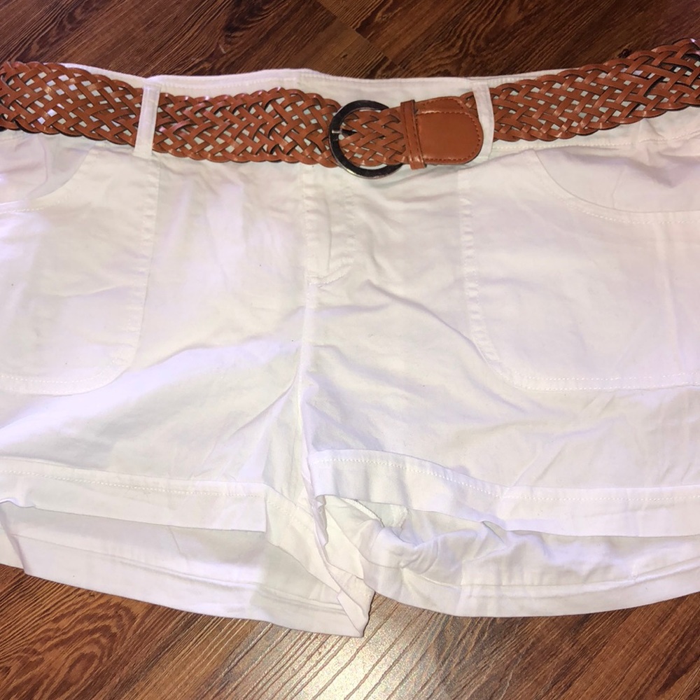 Button Side Shorts with Belt